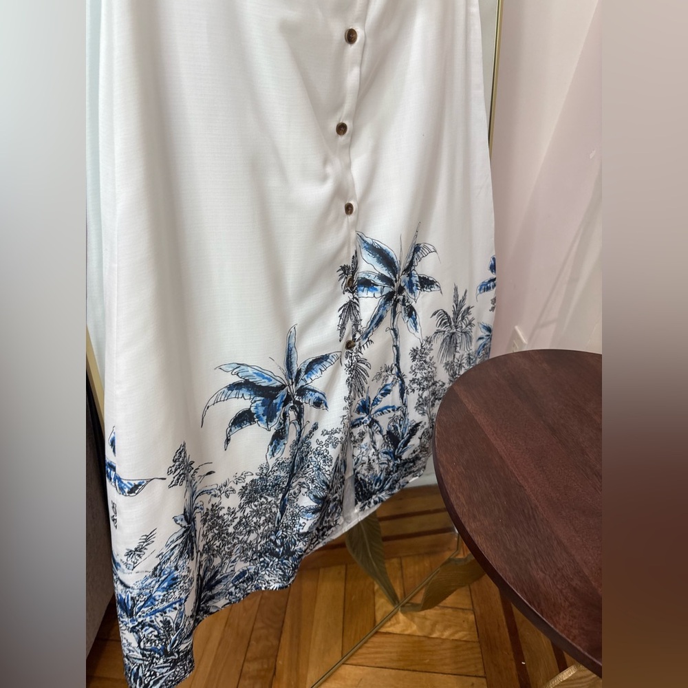 NWT Commense White Halter Maxi Dress with Blue Palm Print - Picture 2 of 7